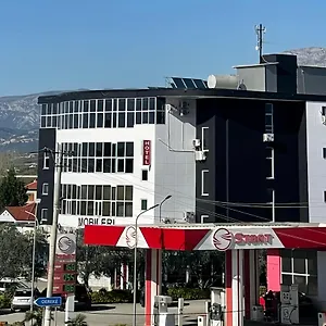 Grand Gjyshi 3*, Qerrexhias Albanië